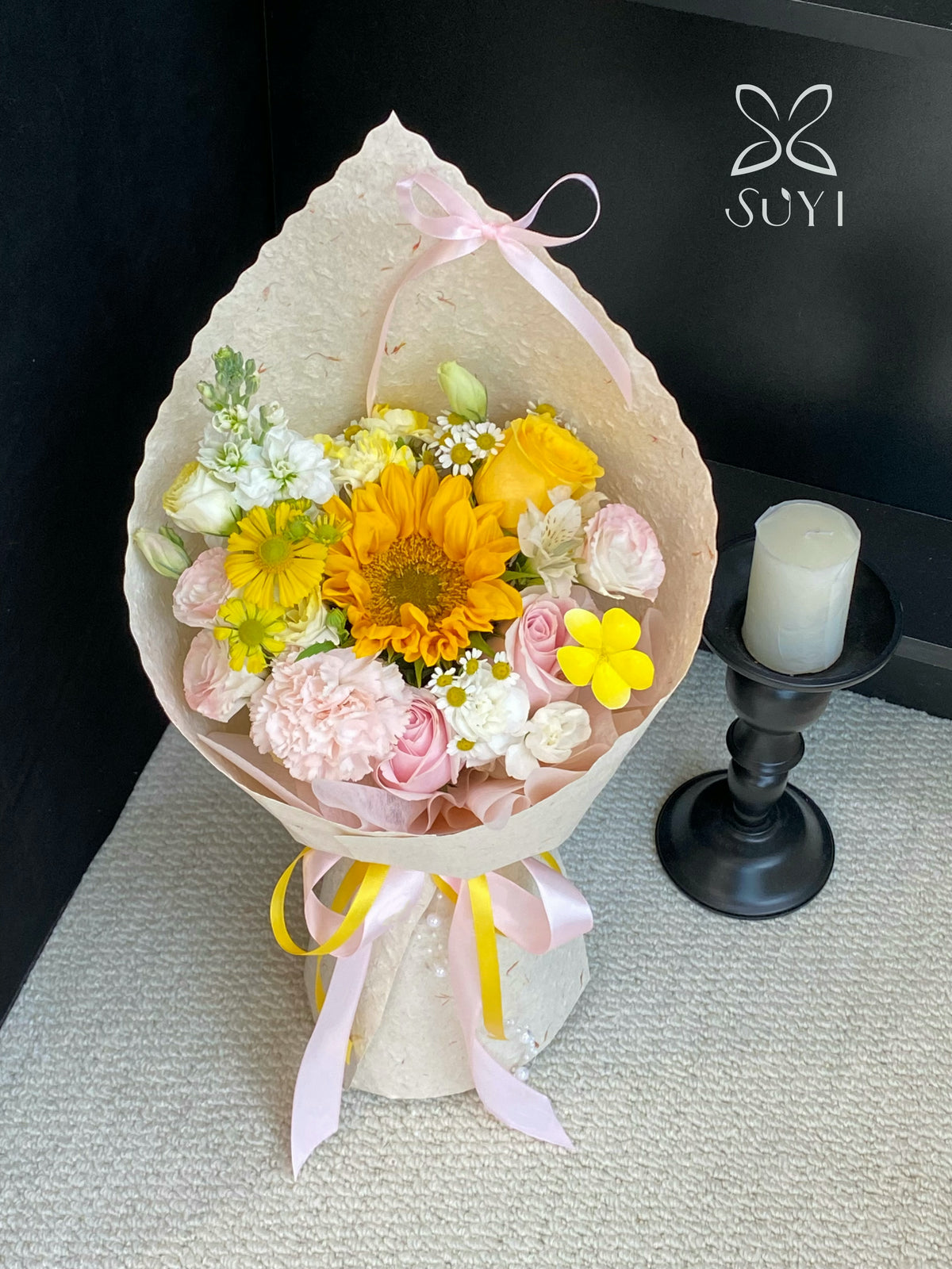 Sunny Whisper Sunflower with Carnation & Daisy Bouquet｜FL-106